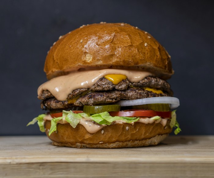 Truffle burger with fresh toppings